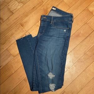 Levi’s “710 Super Skinny” Jean